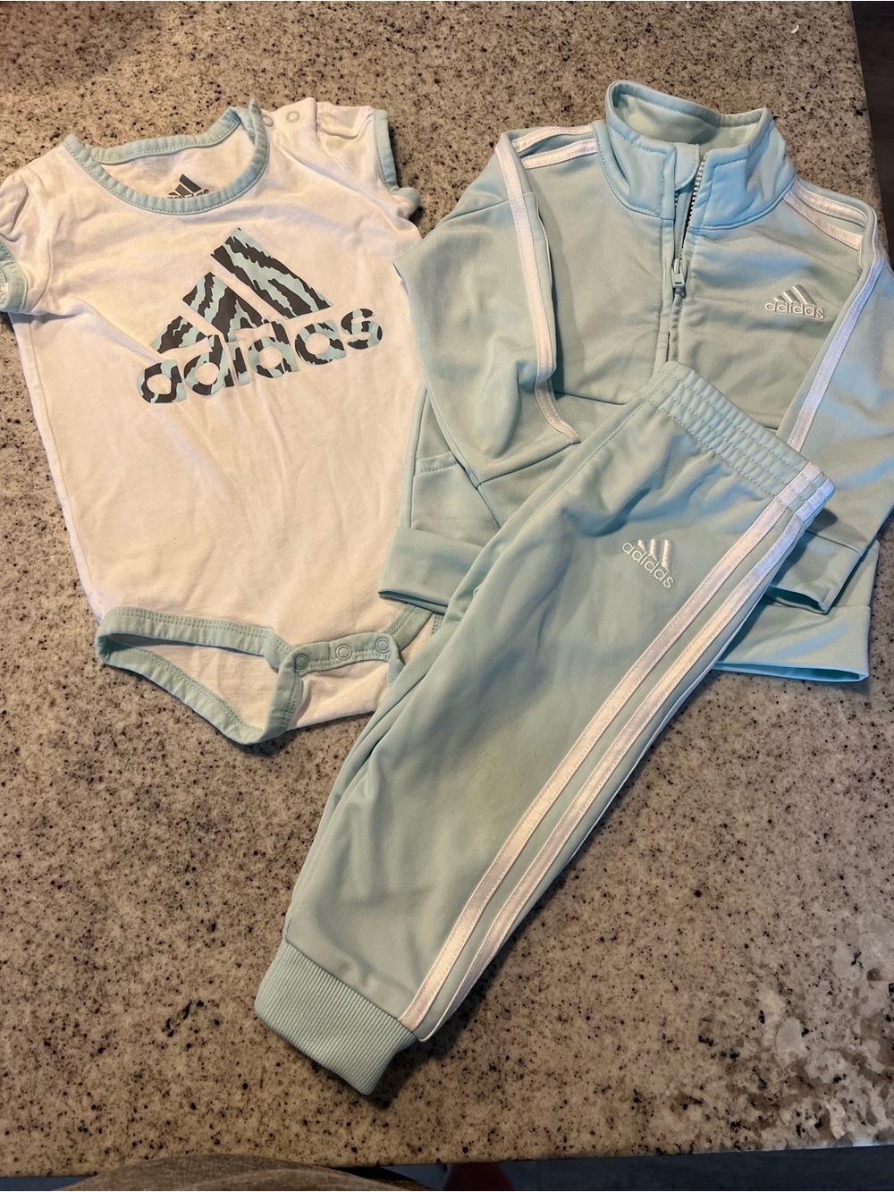 Adidas outfit set baby girl 9 months